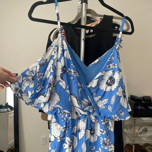 Vintage floral off shoulder blue / white floral jumpsuit (L) - Picture 4 of 6